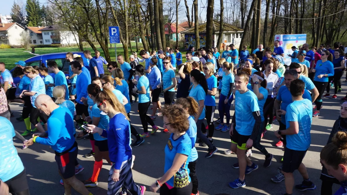 Plavi trkaci obojili Vrelo Bosne u znak podrske osobama iz autisticnog spektra 3